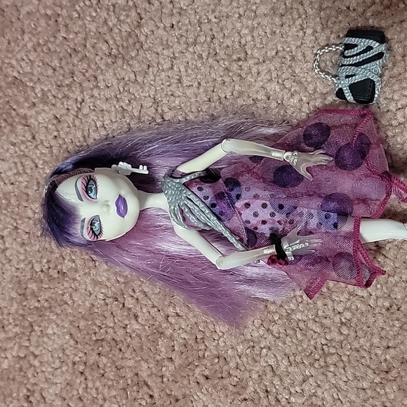 Mo ster High Dot Deat Gorgeous Spectra Vondergeist doll - Picture 4 of 6